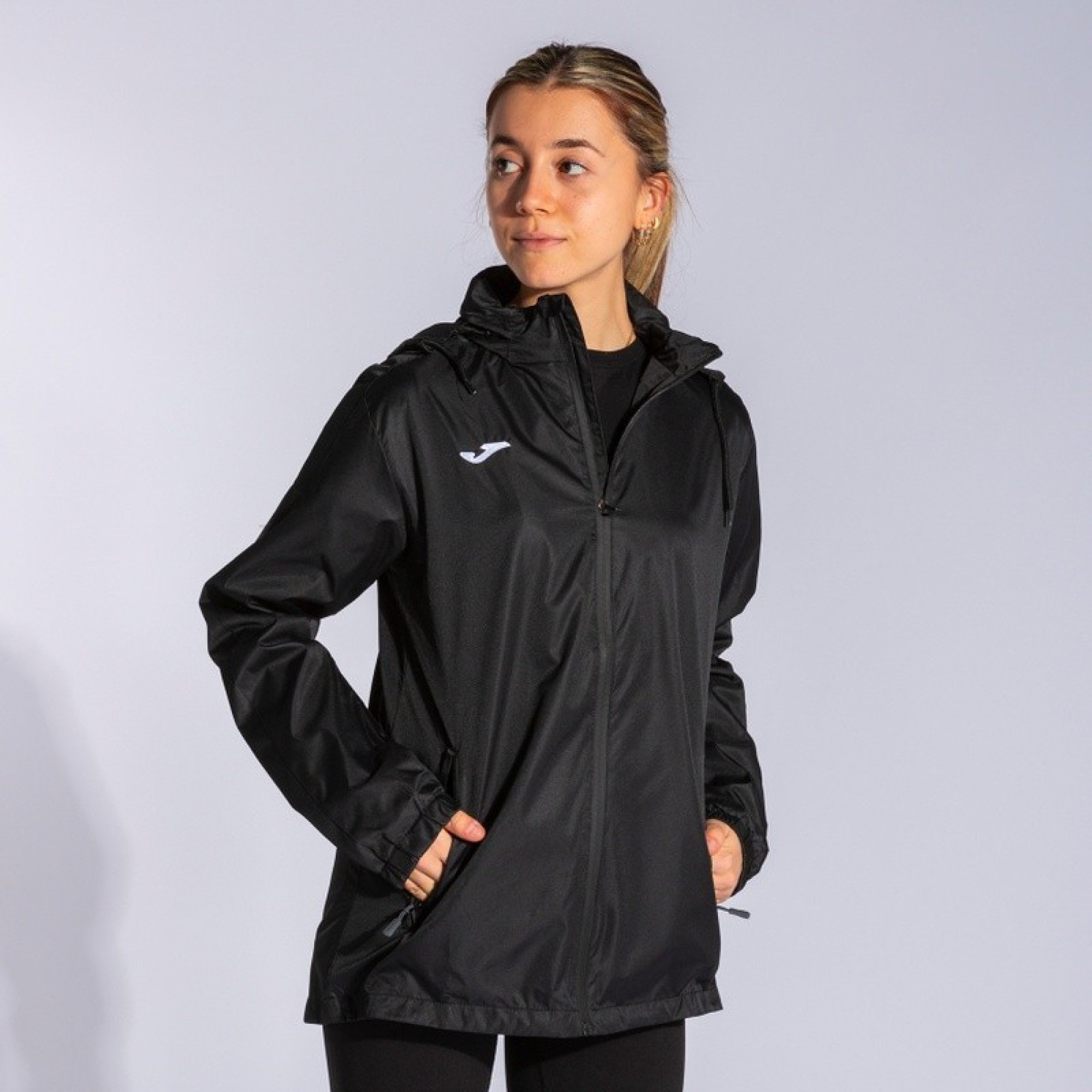 Жіноча вітровка Joma TRIVOR RAINCOAT чорний XS 901428.100 XS - 2 - Robinzon.ua