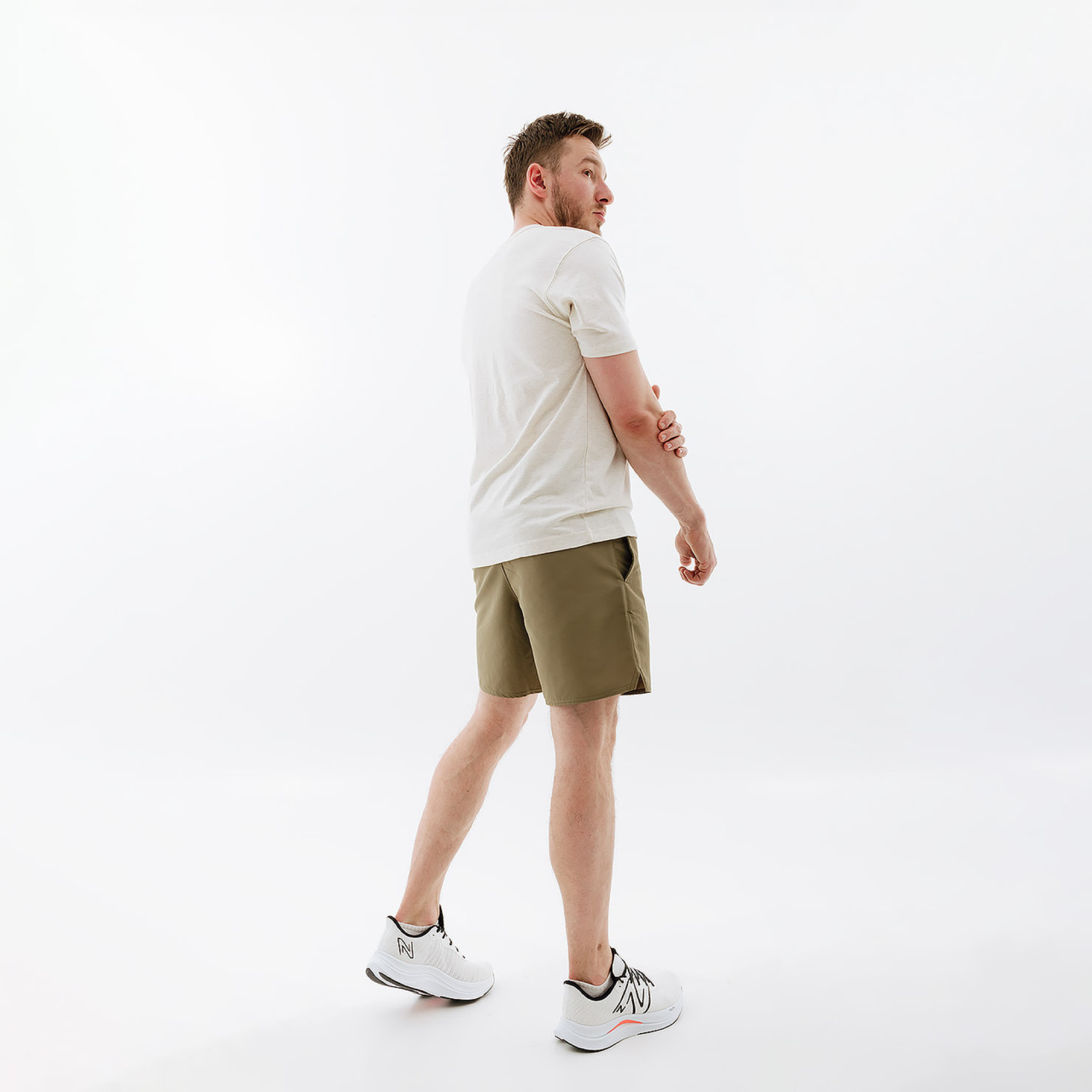 Чоловічі Шорти New Balance Essentials Reimagined Woven Хакі M (MS31519CGN) - Robinzon.ua