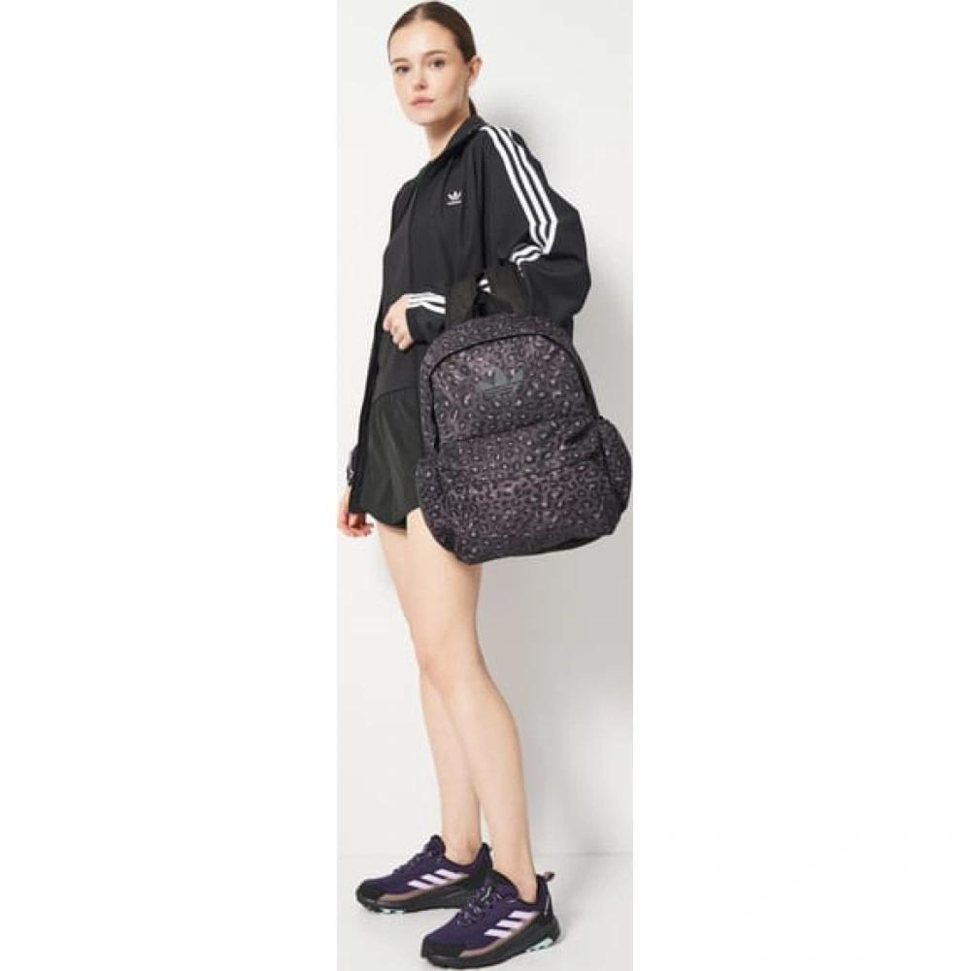 Рюкзак Adidas LEO CL BP 18,7L різнокольоровий Унісекс 12.25 x 30 x 42 см JX3219 - 3 - Robinzon.ua