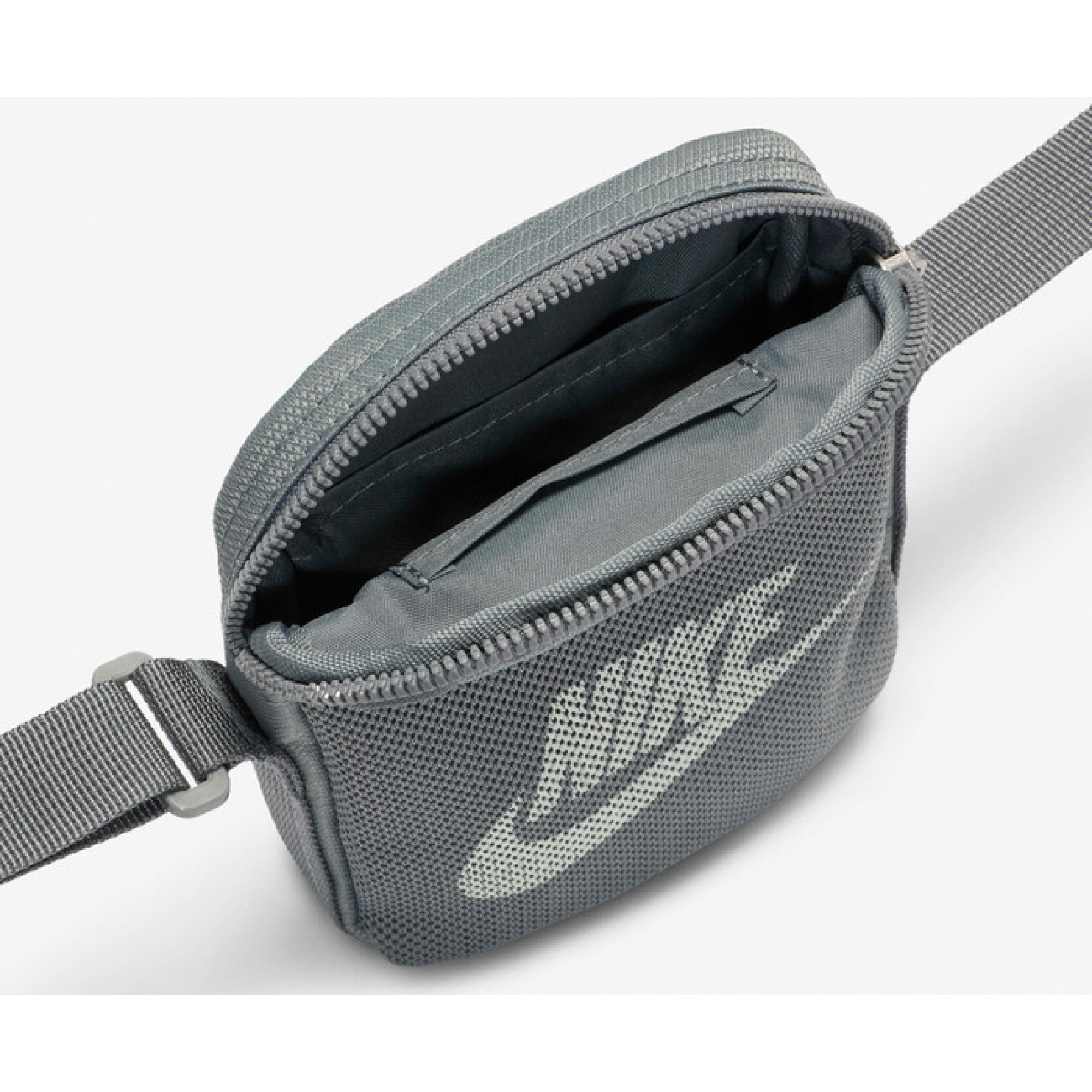 Сумка крос-боді Nike NK HERITAGE S CROSSBODY - 3 Сумка крос-боді Nike NK HERITAGE S CROSSBODY - 3 - Robinzon.ua
