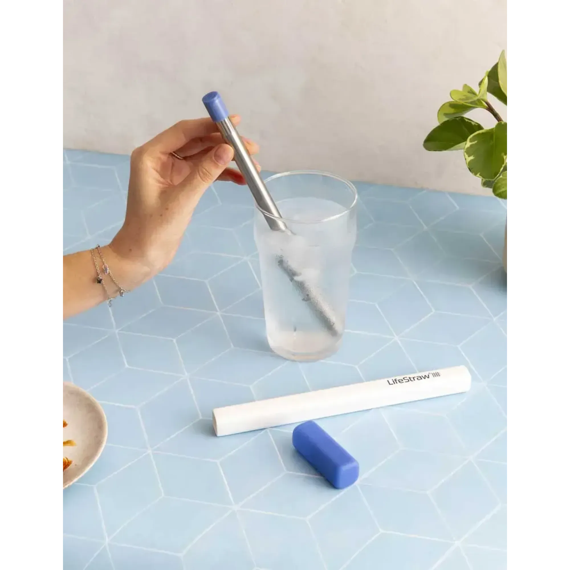 Фильтр для воды LifeStraw SIP, 1 шт с футляром для переноски, Midnight Blue (LSW LSSIP1MBWW) - 4 - Robinzon.ua