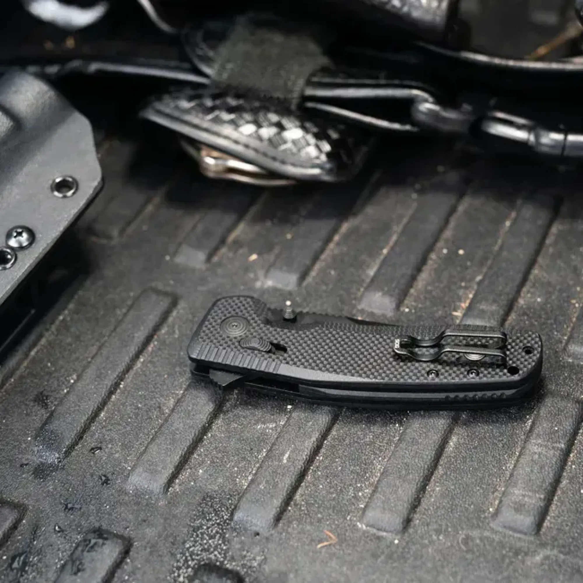 Розкладний ніж SOG TAC XR, Black/Partially Serrated (SOG 12-38-03-41) - 8 - Robinzon.ua