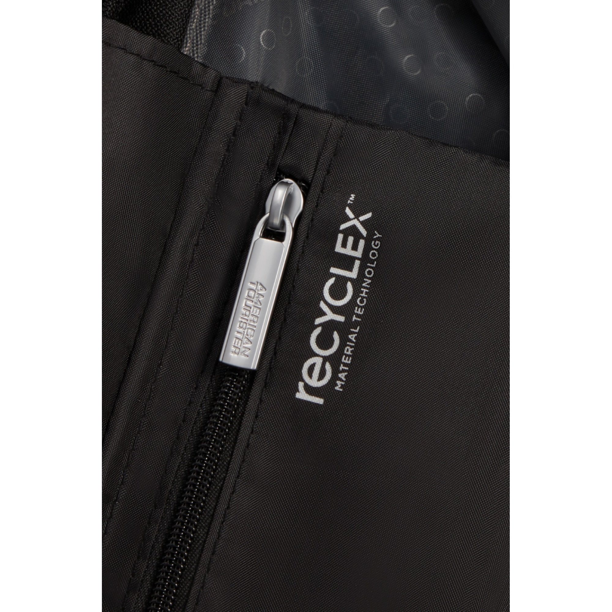 Валіза 67 см STARVIBE BLACK - 2 - Robinzon.ua