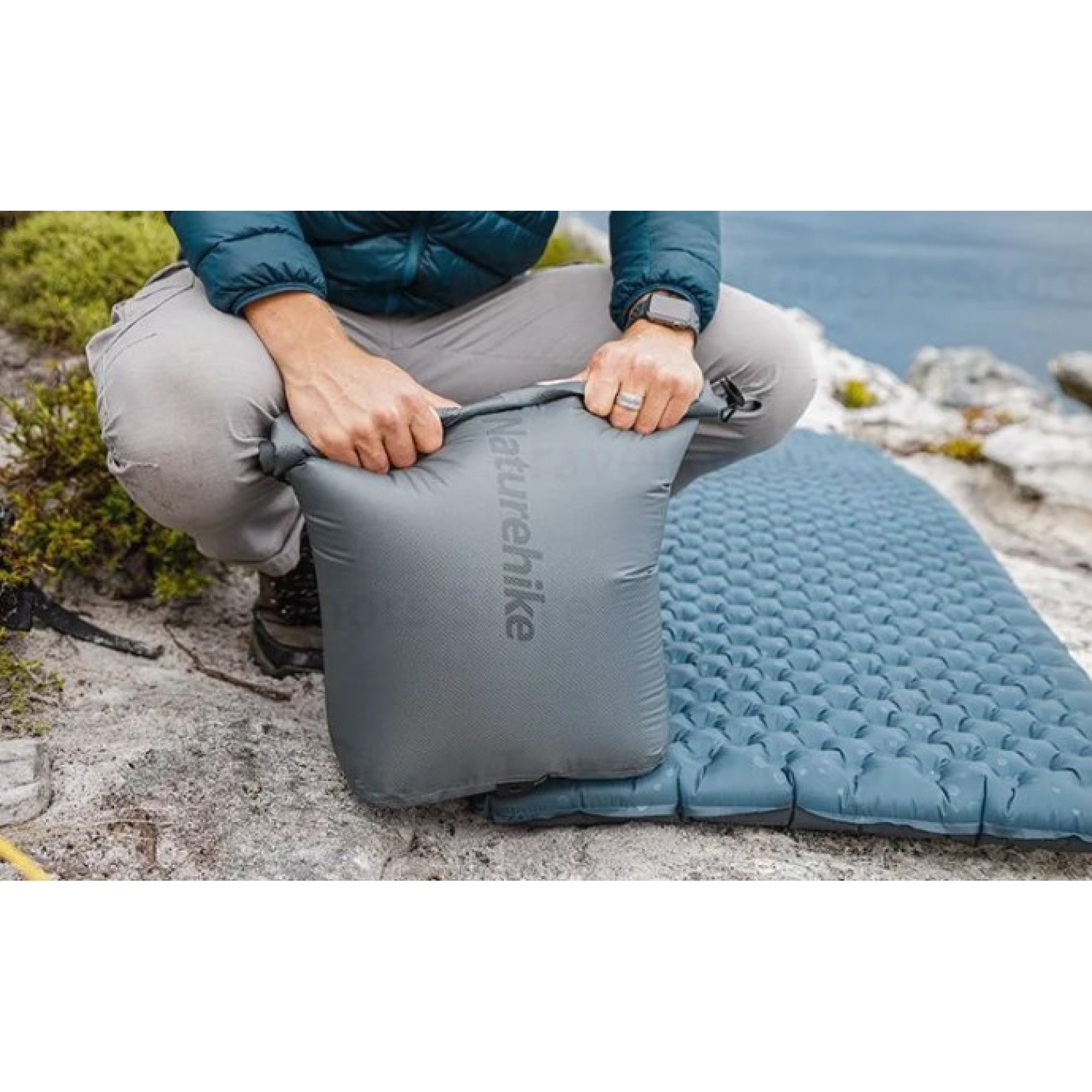 Двомісний надувний килимок Naturehike R Value: 3,5, розмір 196 х 120 см колір чорний CNH22DZ018 - 4 - Robinzon.ua