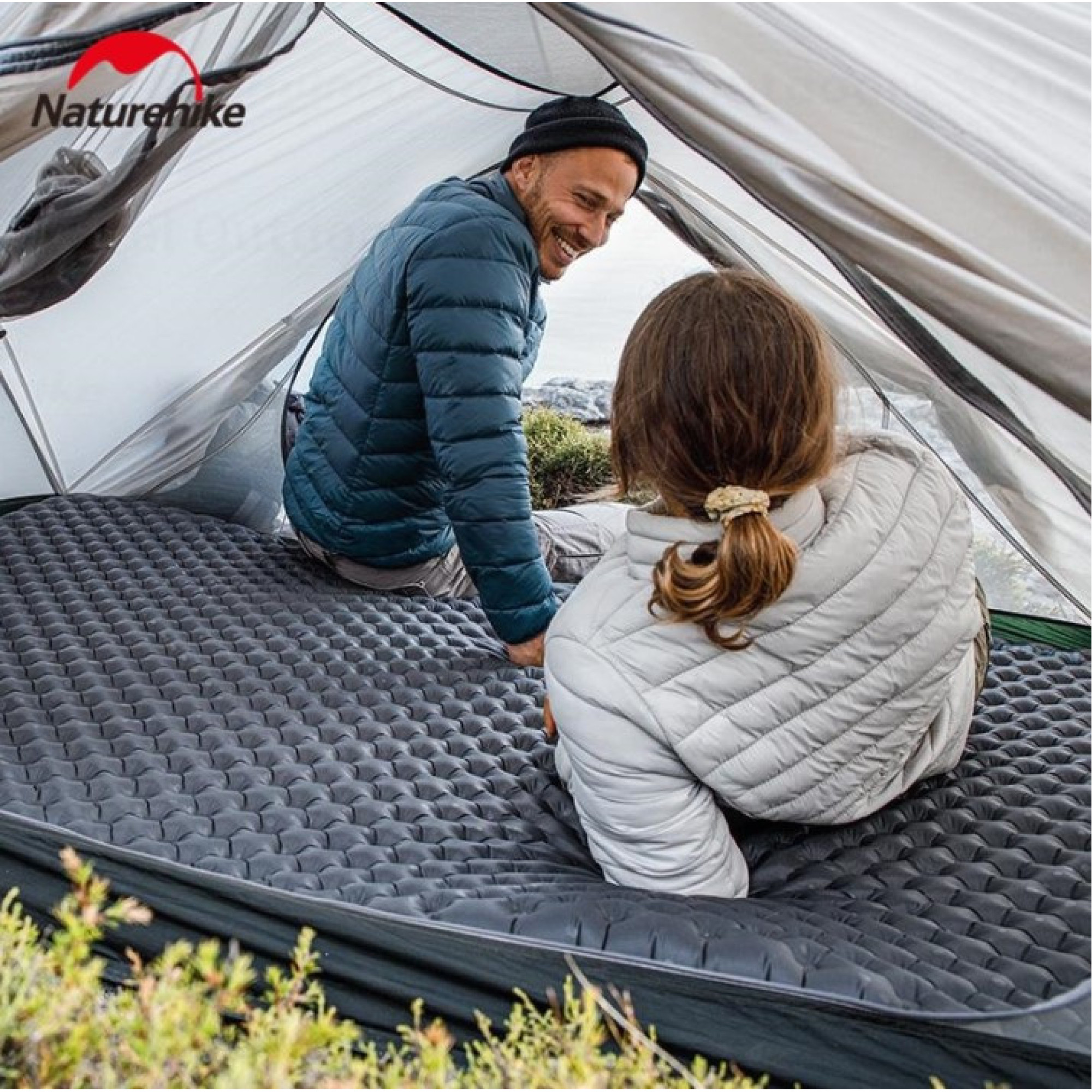 Двомісний надувний килимок Naturehike R Value: 3,5, розмір 196 х 120 см колір чорний CNH22DZ018 - 6 - Robinzon.ua