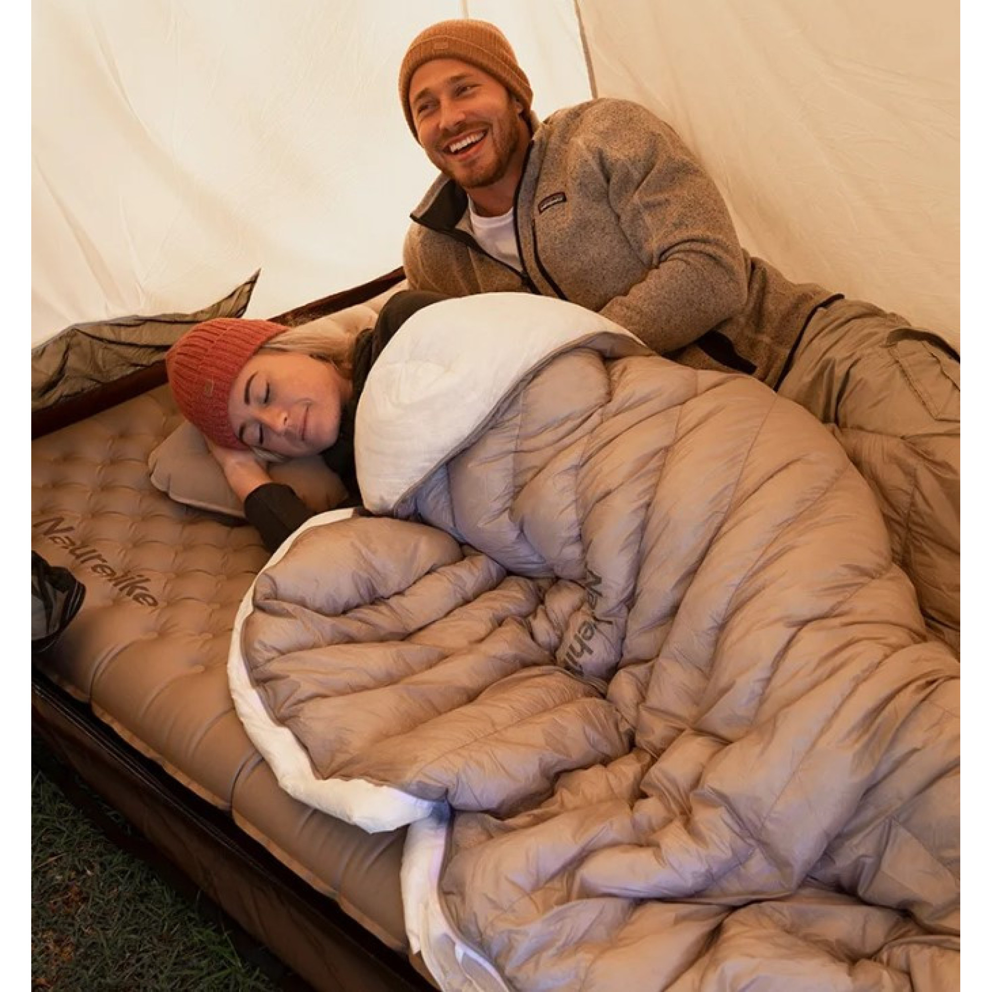 Двухместный надувной коврик Naturehike R Value: 4,8, размер 205 х 150 х 15 см цвет хаки CNK2300DZ011. - 5 - Robinzon.ua