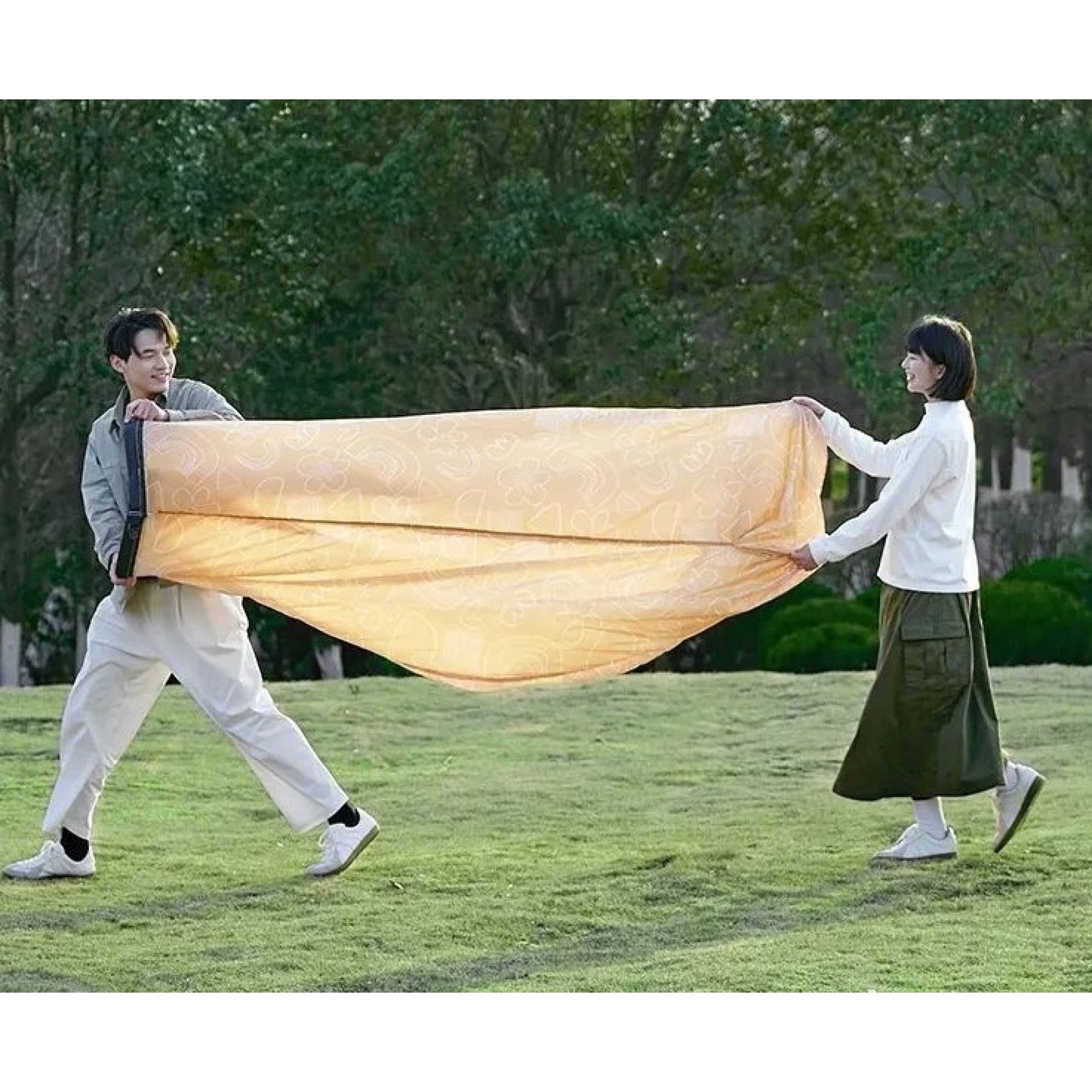 Ламзак-надувний диван Naturehike бежевий з принтом CNH22DZ022 - 2 - Robinzon.ua