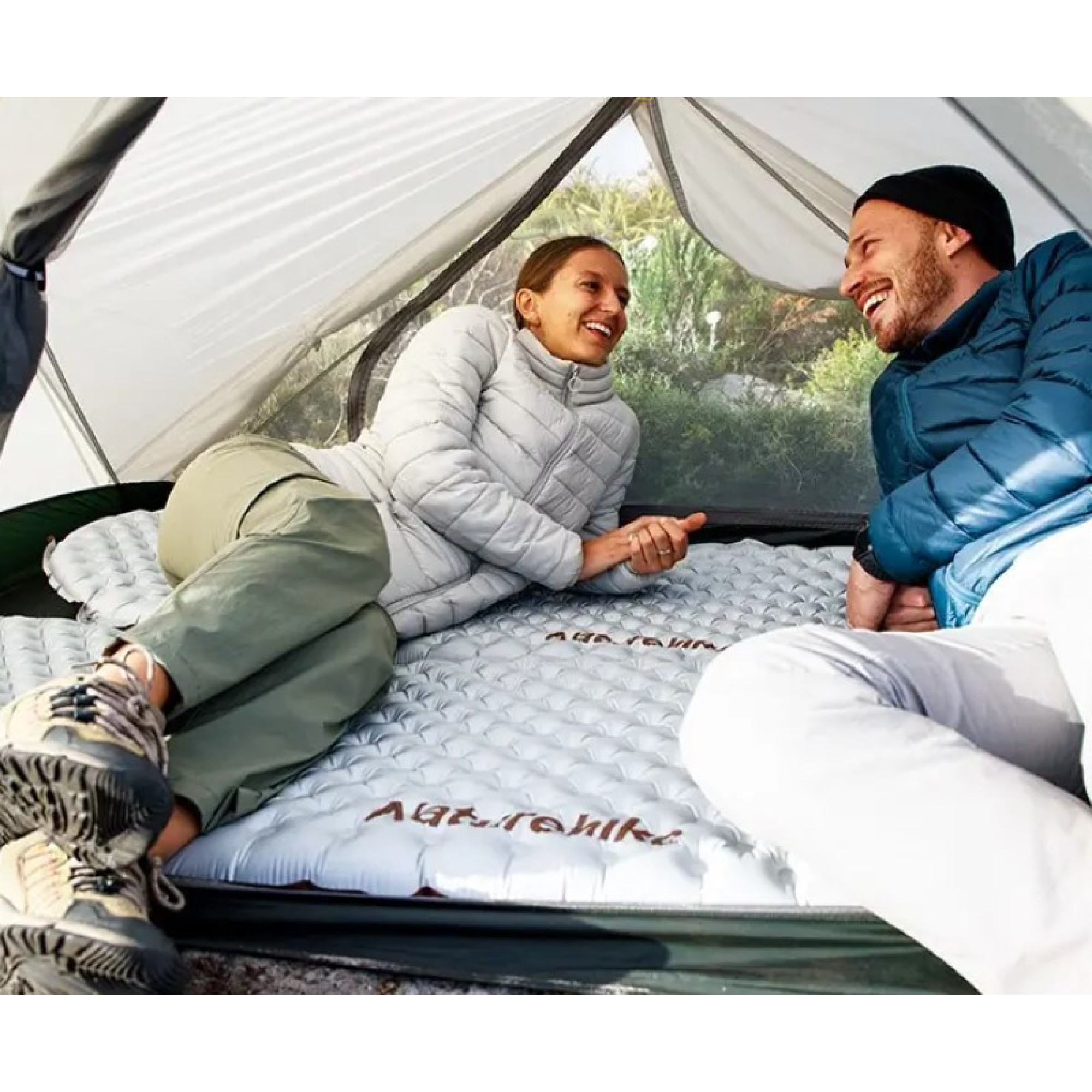 Надувной коврик Naturehike R Value: 5,8 размер: 183 х 64 х 8 см светло-серый CNH22DZ016. - 1 Надувной коврик Naturehike R Value: 5,8 размер: 183 х 64 х 8 см светло-серый CNH22DZ016. - 1 - Robinzon.ua