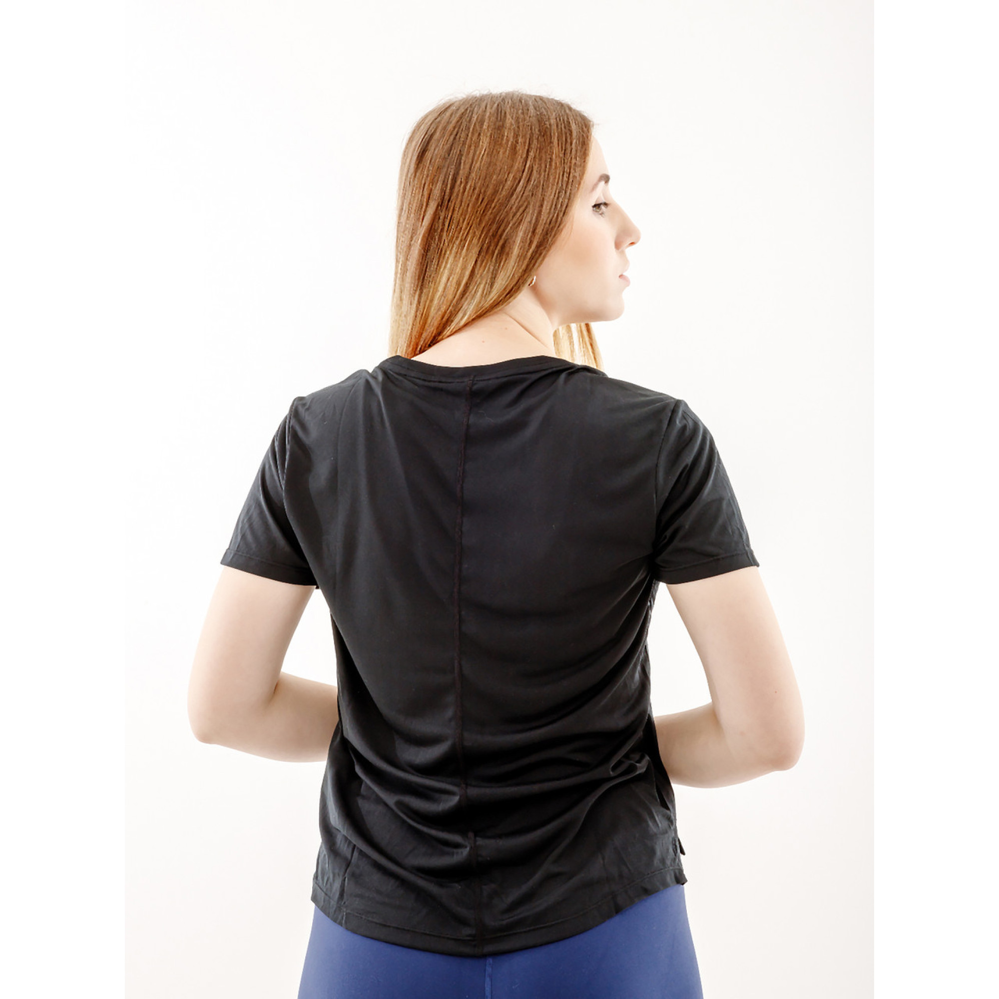 Жіноча Футболка Nike ONE TOP Чорний XS (7dDD0638-010 XS) - 1 - Robinzon.ua