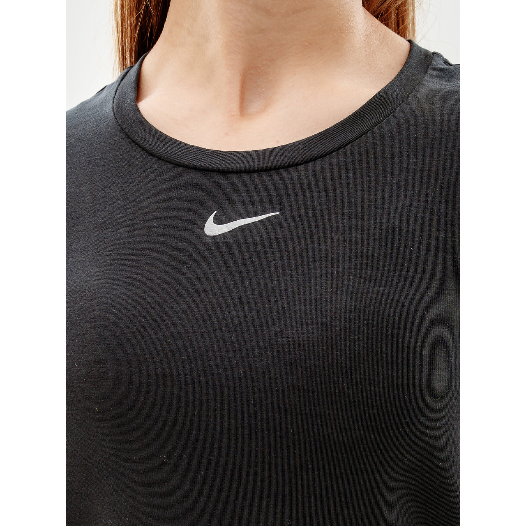 Жіноча Футболка Nike W NK ONE LUXE DF SS STD TOP Чорний  L (7dDD0618-010 L) - 3 - Robinzon.ua