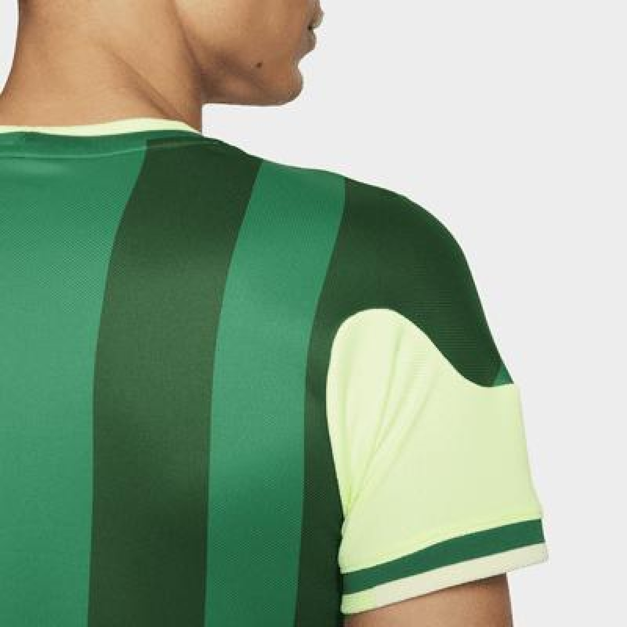 Футболка мужская Nike COURT M DF SLAM TOP MB Зеленый L (FD5195-701 L) - 1 - Robinzon.ua