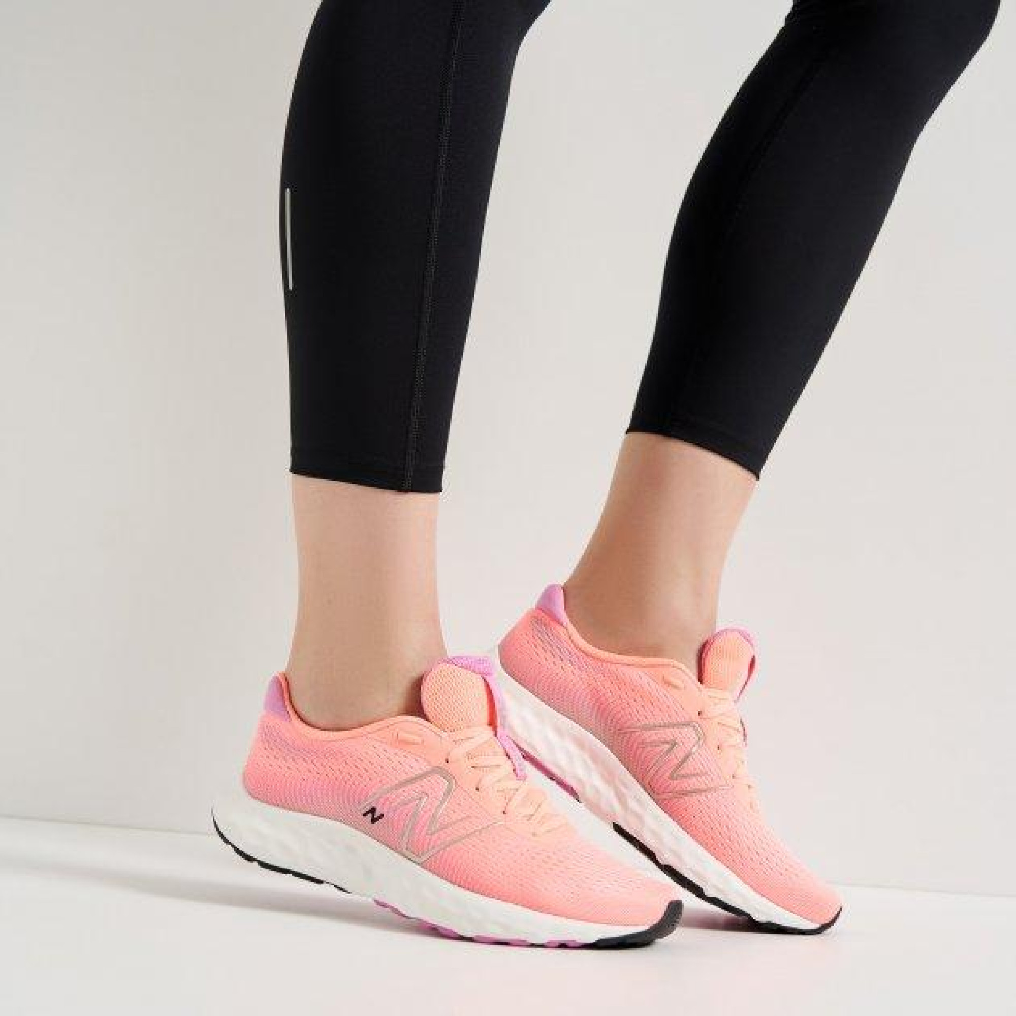 Жіночі Кросівки New Balance New Balance 520 V8 Яскраво-рожевий 24.5 см 38 (W520CP8-0005) - 6 - Robinzon.ua