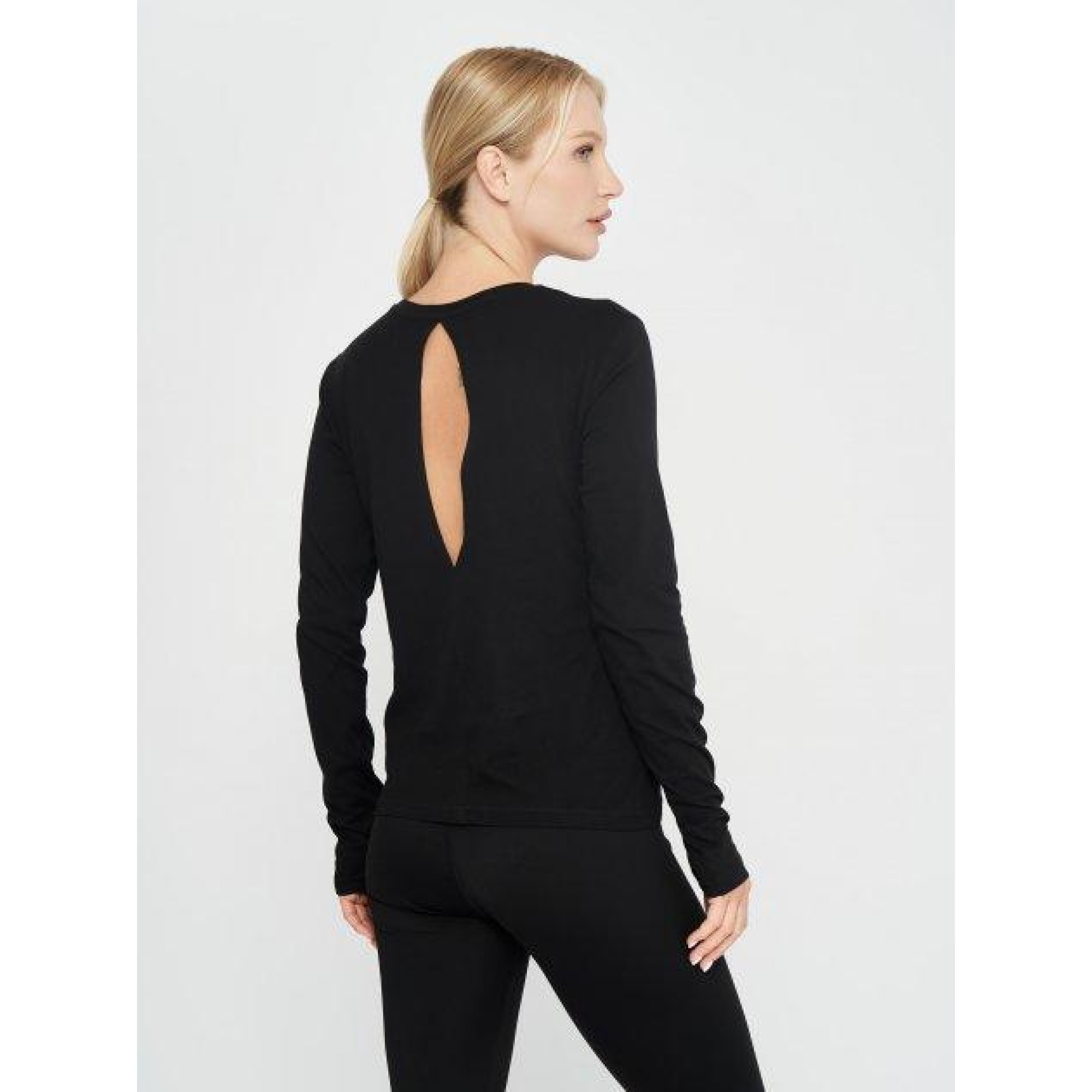 Жіночий лонгслів Joma ORGANIC Чорний M (901611.100) - 1 - Robinzon.ua