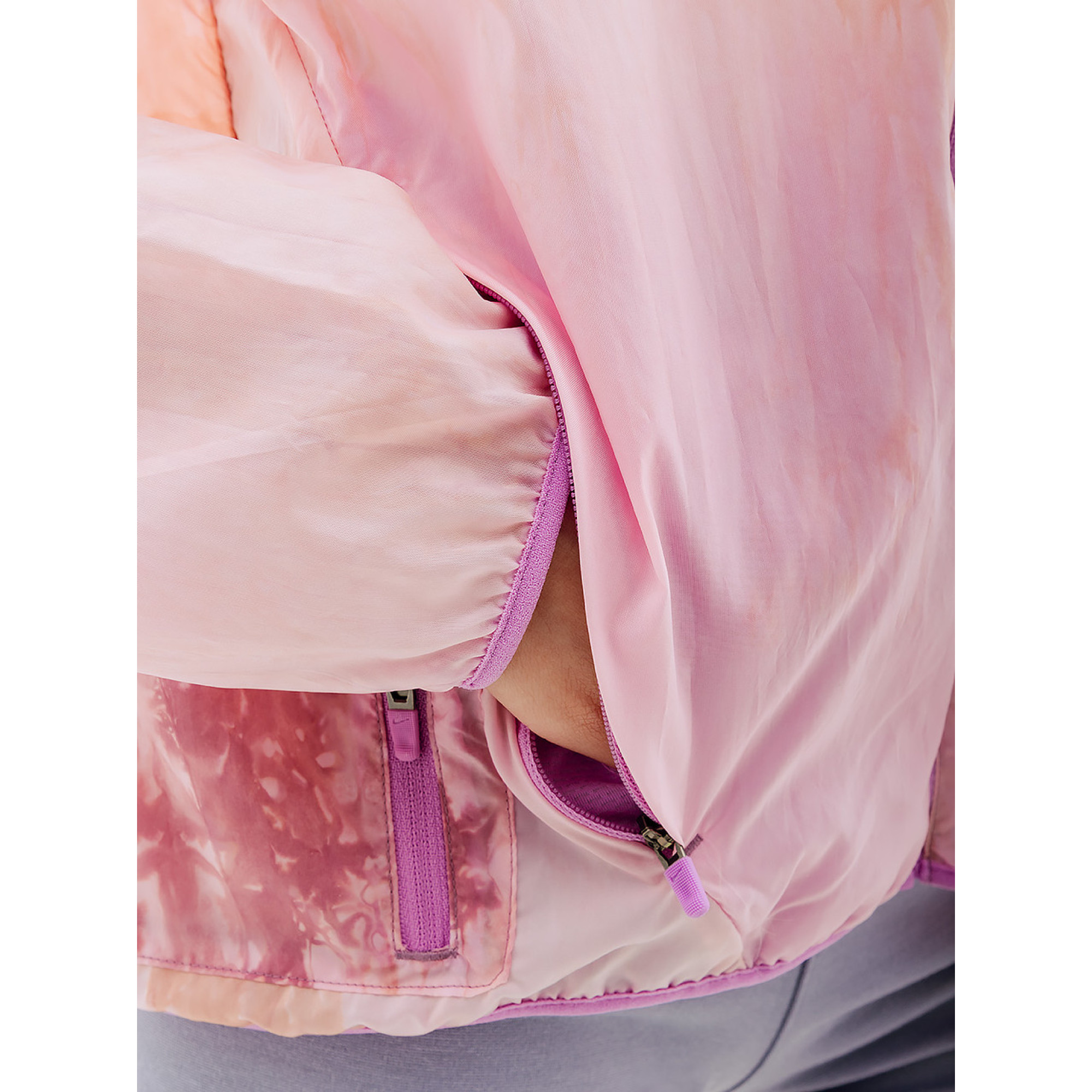 Жіноча Вітровка Nike W NK TRAIL REPEL JKT Різнокольоровий XS (7dDX1041-756 XS) - 3 - Robinzon.ua