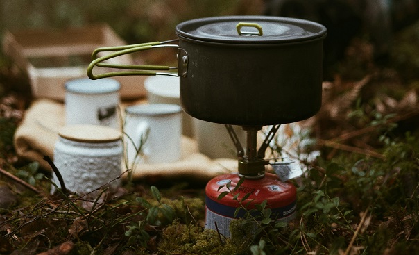 Як розпалити багаття без сірників: експертні поради для туристів. Способи розведення багаття - Robinzon.ua