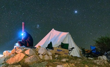 Кемпінгове освітлення: ліхтарі, налобники, гірлянди — що краще і коли? Кемпінгове освітлення: ліхтарі, налобники, гірлянди — що краще і коли? - Robinzon.ua