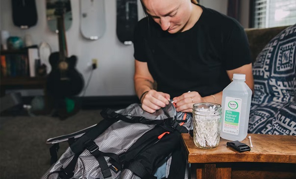 Догляд за рюкзаком: поради щодо чищення та зберігання - Robinzon.ua