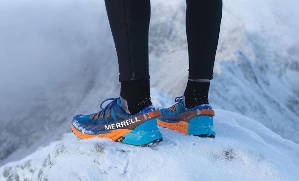 Поради щодо догляду за туристичним взуттям - Robinzon.ua