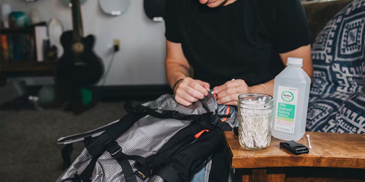 Догляд за рюкзаком: поради щодо чищення та зберігання - Robinzon.ua