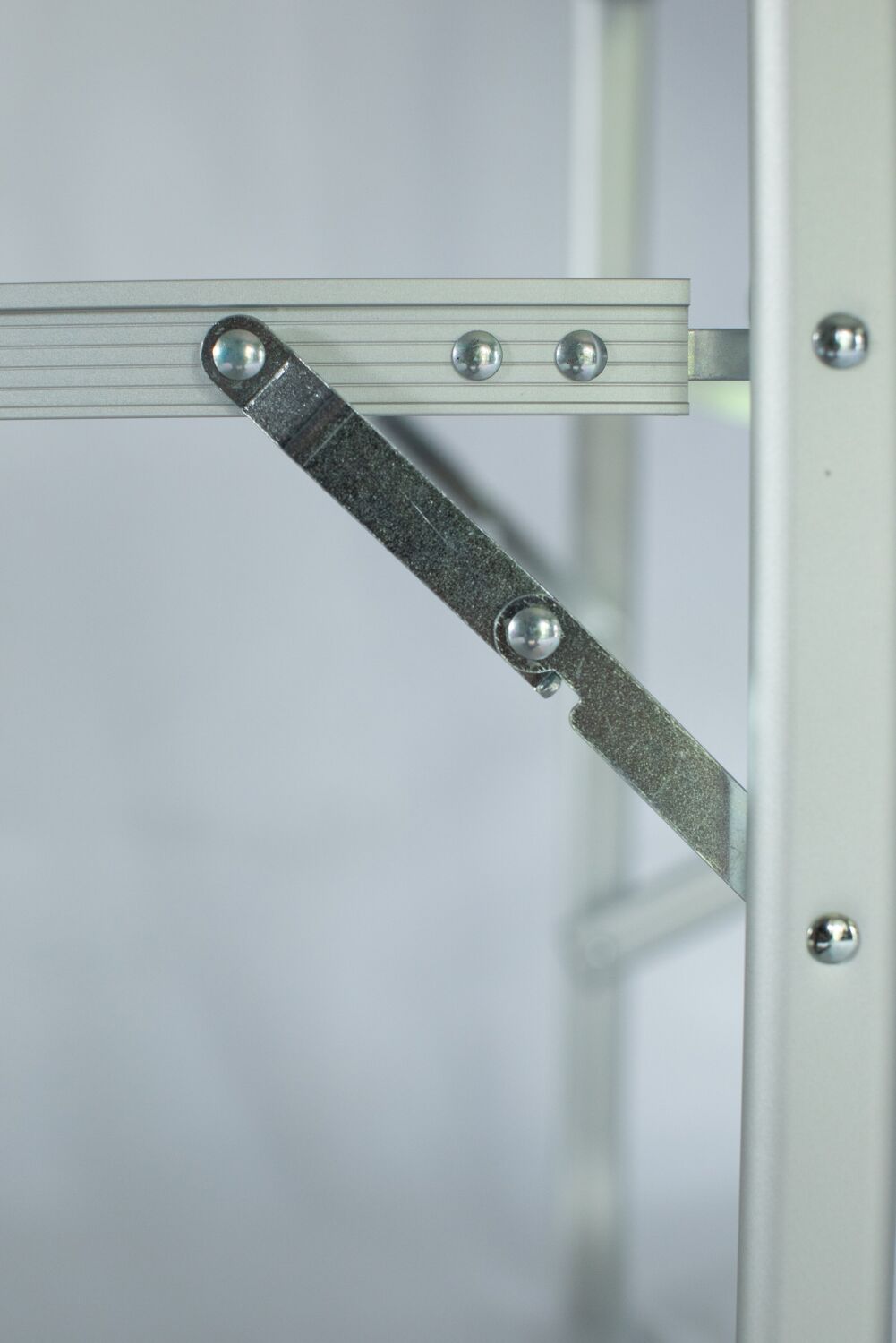 Стілець директорський зі столом Tramp Delux TRF-020 - 7 - Robinzon.ua