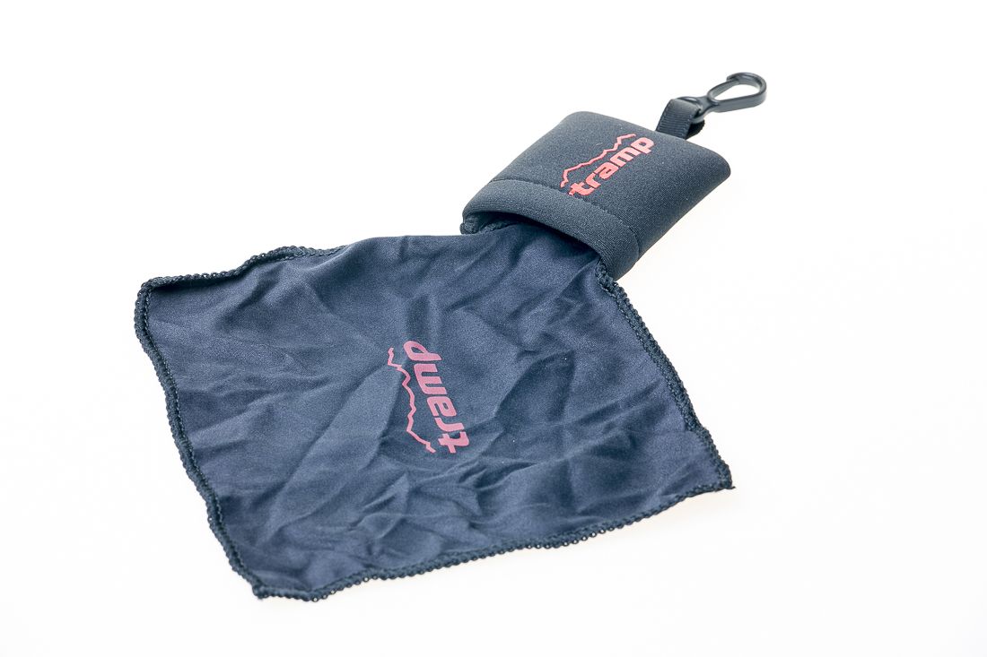 Салфетка   с неопреновым чехлом и пластиковым Карабіном Tramp TRA-255 - 2 - Robinzon.ua