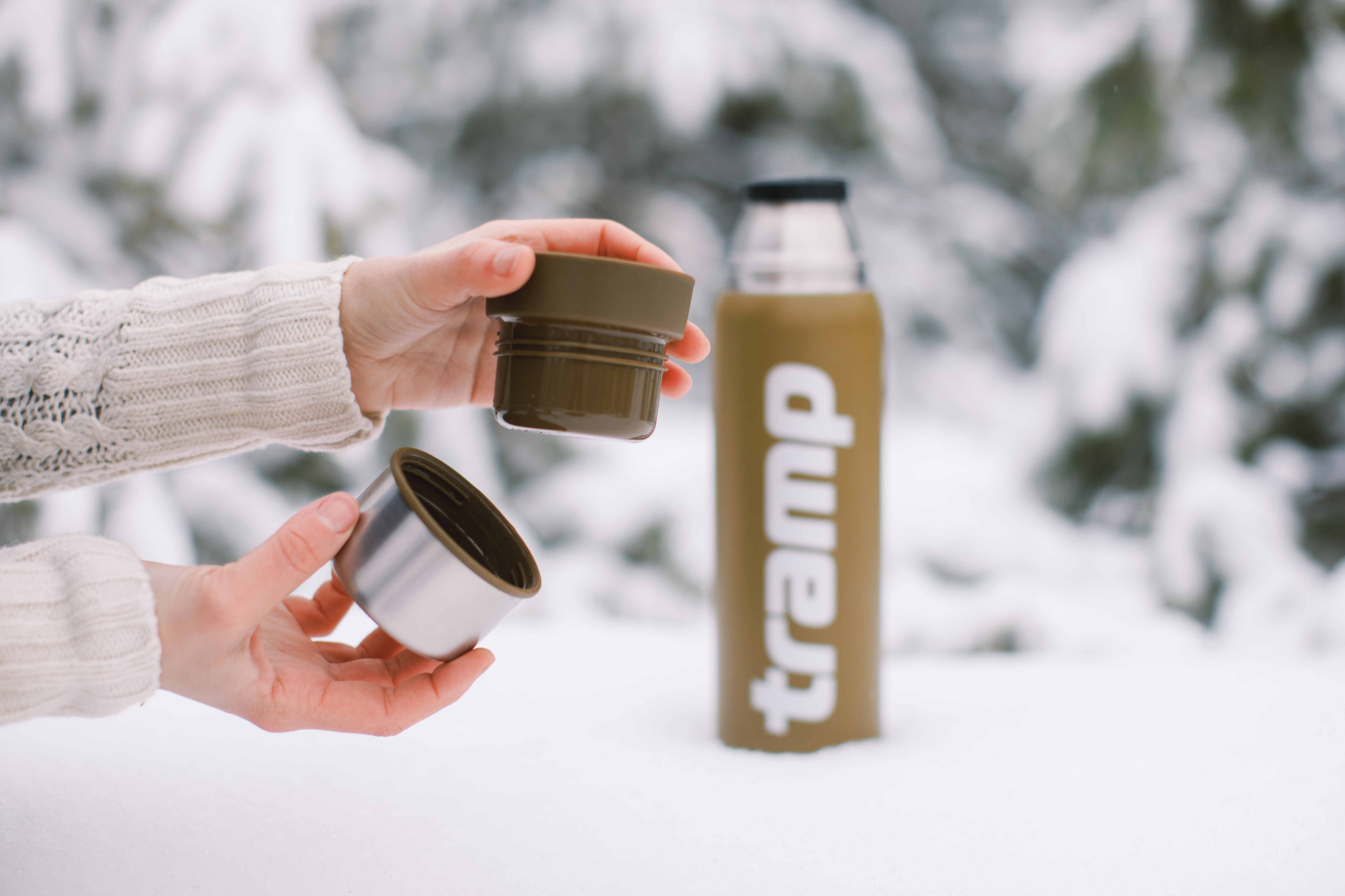 Термос Tramp Expedition Line 0,9 л оливковый TRC-027-olive - 5 - Robinzon.ua