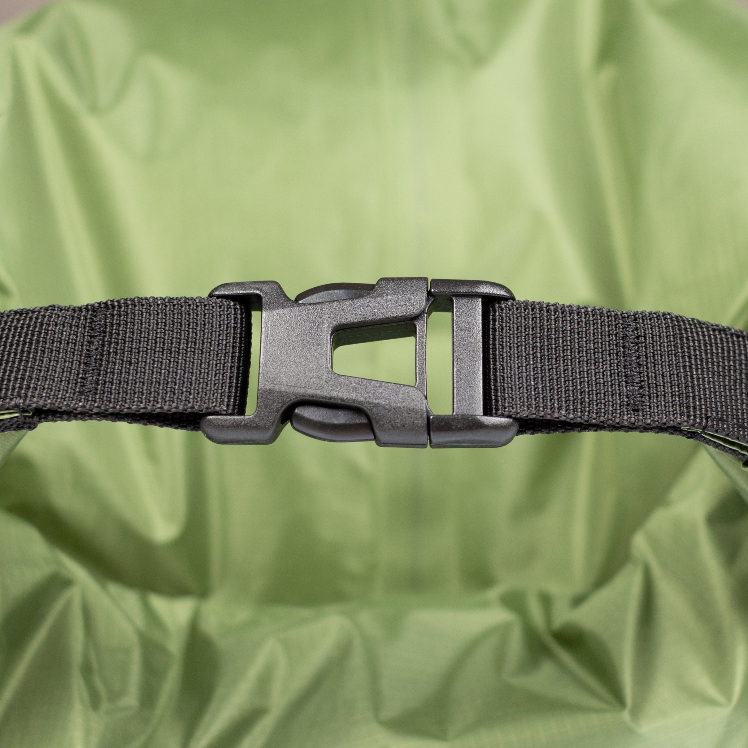 Гермомешок Tramp нейлон 20D Rip-Stop olive 20л UTRA-123 - 1 - Robinzon.ua