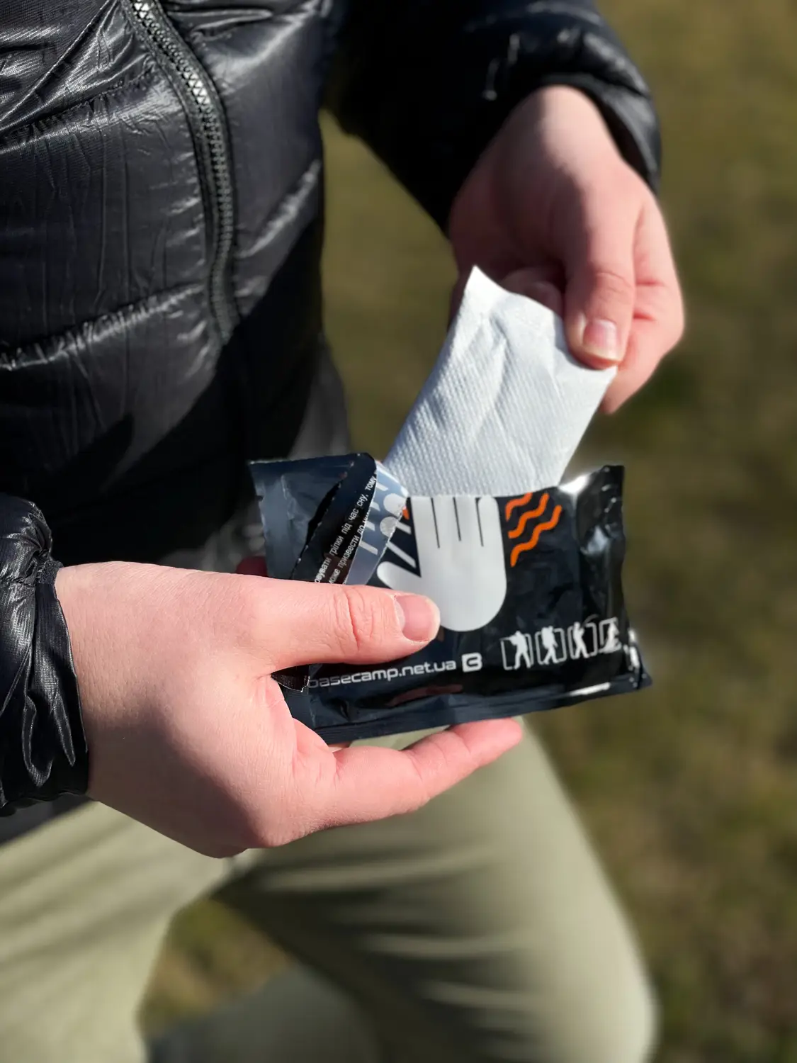 Хімічна грілка для рук BaseCamp Hand Warmer (BCP 80100) - 6 - Robinzon.ua